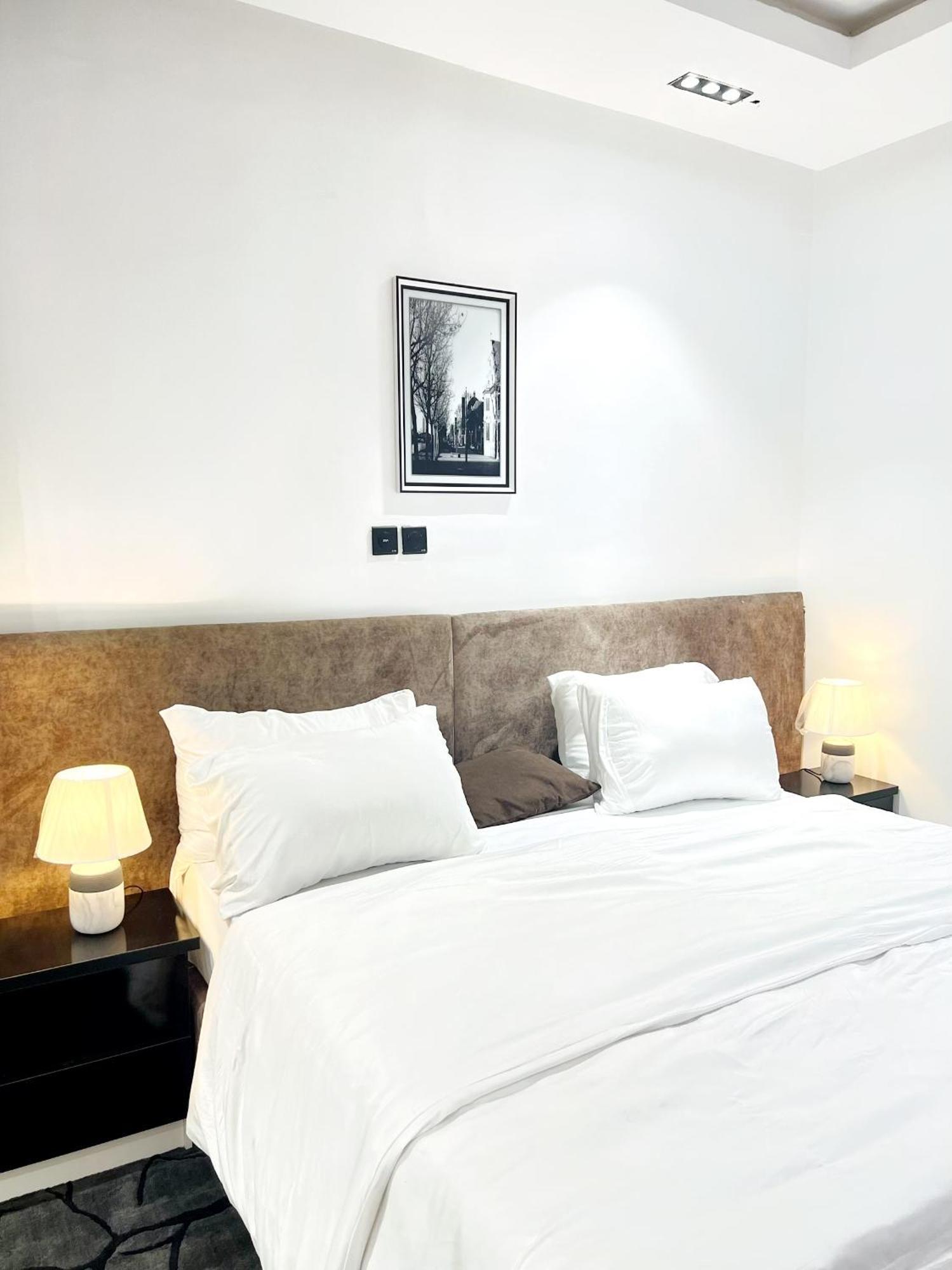 Austra Hotels And Apartments Maitama Abuja Extérieur photo