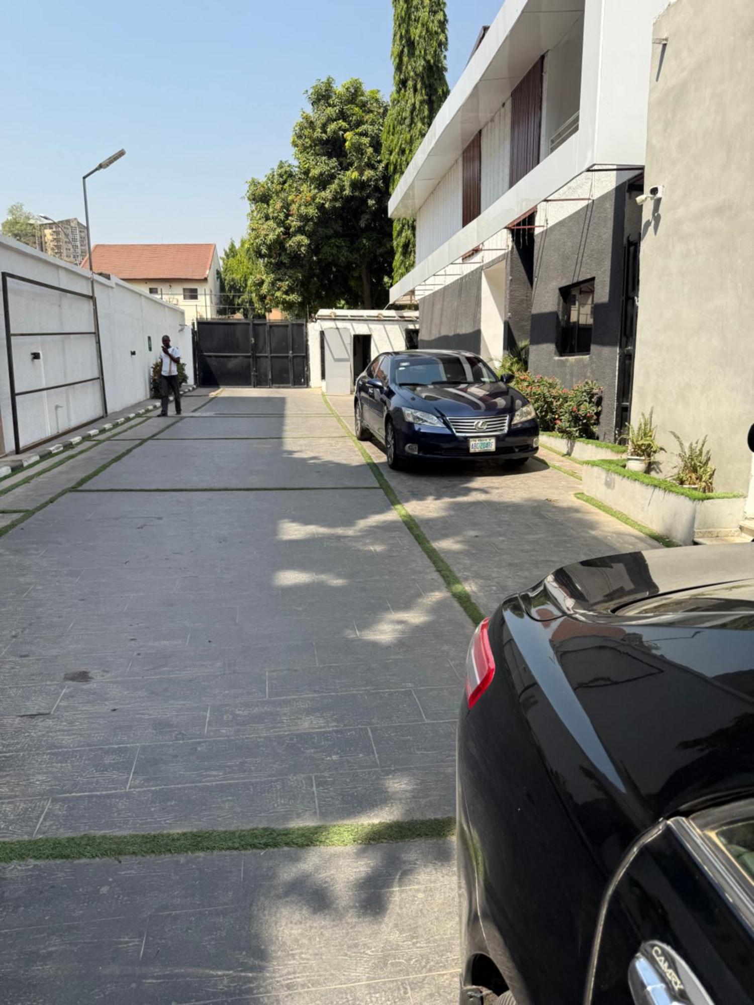 Austra Hotels And Apartments Maitama Abuja Extérieur photo